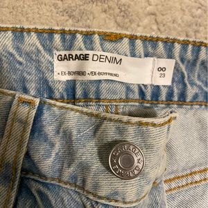 Garage denim ankle straight destroyed. Size 23/00